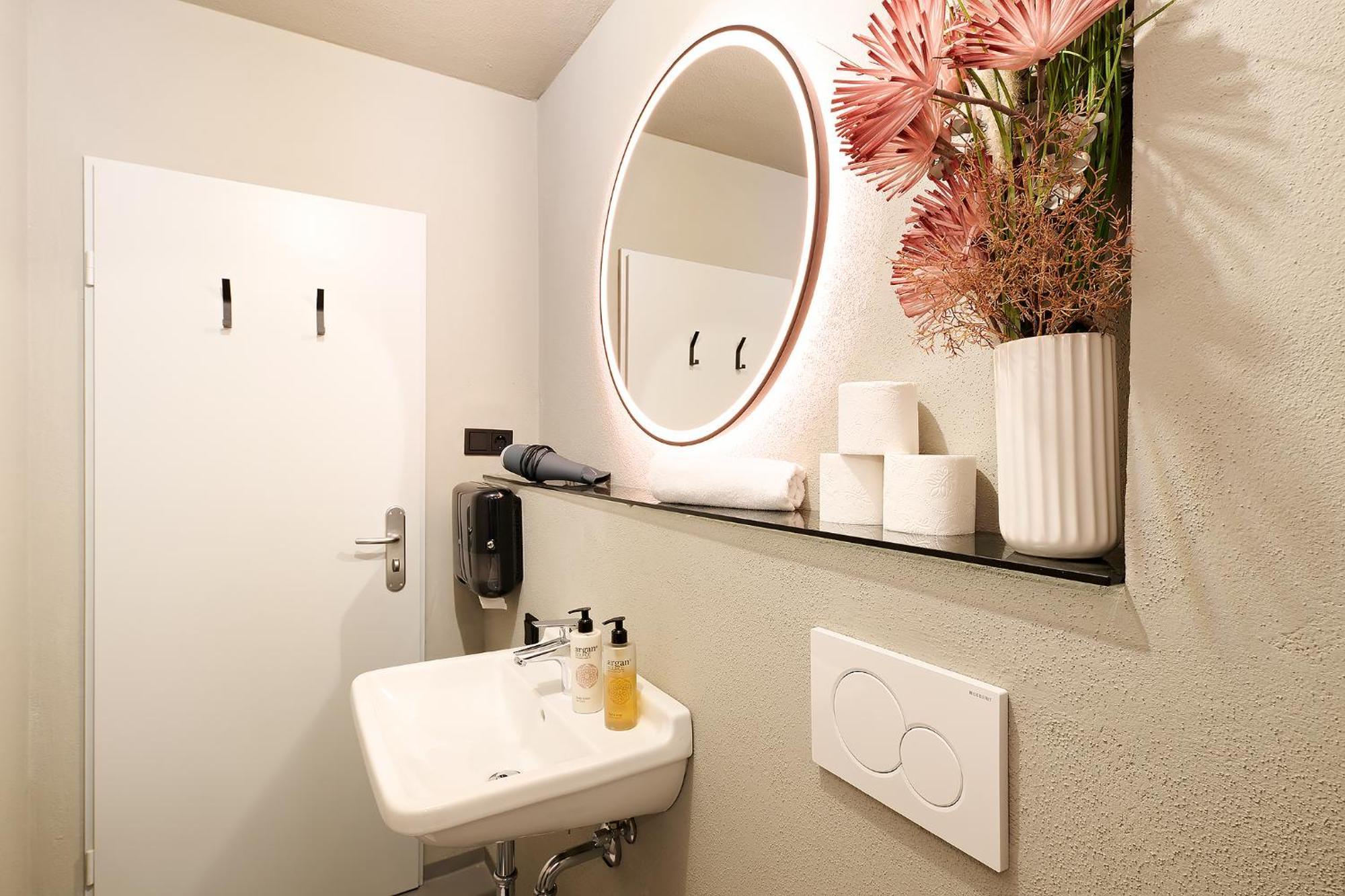 Apartament Xzllenz Kueche Bad S-Bahn Parken Smart-Tv Wellbeing Neunkirchen am Sand Pokój zdjęcie